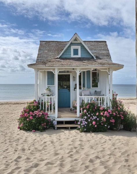 Simple Beach Cottage, Small Beach House Exterior Coastal, Tiny Beach Bungalow, Tiny Beach Cottage Exterior, Sims 4 Tiny Beach House, Beach Front House, Beachfront House Ocean Views, Beachside Bungalow Dollhouse, Beach Cottage Exterior