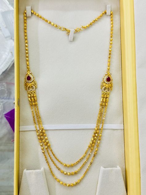 3 Step Gold Chains, Step Chains In Gold Indian, Emerald Gold Necklace, Kasu Haram, Step Chain, Pretty Gold Necklaces, Hindu Vedas, Almirah Designs, Wedding Jewelry Sets Bridal Jewellery