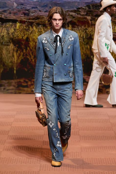 Louis Vuitton Fall 2024 Menswear https://www.vogue.com/fashion-shows/fall-2024-menswear/louis-vuitton/slideshow/collection#15 Timbaland Boots, 2024 Menswear, American Workwear, Menswear Fashion Show, Menswear Fashion, Pharrell Williams, Leather Cap, Louis Vuitton Men, Menswear Collection