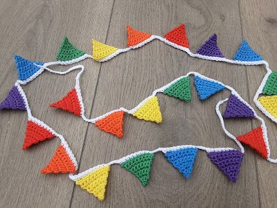 lovedotty : Pattern - Mini Rainbow Bunting Crochet Star Bunting, Fifth Birthday Cake, Crochet Garlands, Crochet Bunting Pattern, Bunting Pattern, Knitting Gifts, Rainbow Bunting, Crochet Bunting, Mini Bunting