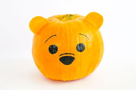 Painting Ideas Winnie The Pooh, Diy Winnie The Pooh, Pooh Pumpkin, Winnie The Pooh Pumpkin, National Pumpkin Day, Disney Pumpkin Painting, Pumpkin Day, Pumpkin Painted, Pumpkin Inspiration