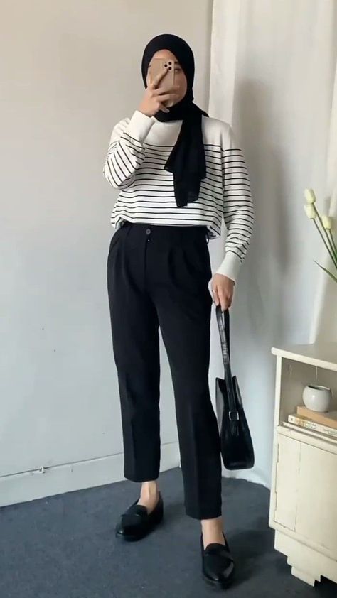 Minimalist Outfit Hijab, Minimalist Hijab Outfit, Outfit Minimalist, Casual Work Outfits Women, Muslim Outfits Casual, Hijab Style Casual, Effortless Outfit, Casual Hijab Outfit, Hijabi Outfits Casual