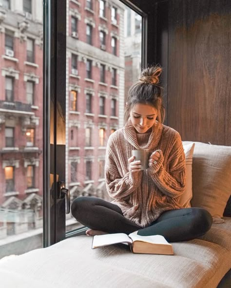 Jess Conte, I Love Nyc, Portrait Photography Poses, Reading A Book, Photography Poses Women, 인물 사진, Book Photography, Stylish Girl, Drinking Tea