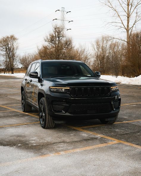 Jeep Grand Cherokee 2024, All Black Suv, 2024 Jeep Grand Cherokee, Blacked Out Suv, Black Jeep Cherokee, Jeep Grand Cherokee Aesthetic, Black Jeep Grand Cherokee, Suv Aesthetic, All Black Jeep