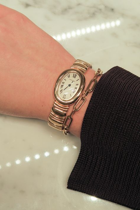 Dainty Cartier Watch, Cartier Watches Women Gold, Women’s Dainty Gold Watch, Dainty Womens Watch, Vintage Watches For Women, Cartier Women Watches, Fashion Watches For Women, Outfits With Watches Women, Watch Vintage Women