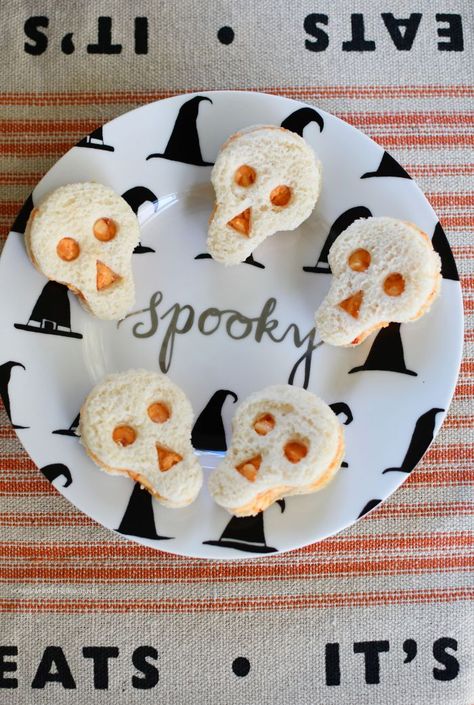 Halloween Party Food Sandwiches, Spooky Sandwiches For Halloween, Halloween High Tea Party, Skeleton Themed Food, Kids Halloween Tea Party, Halloween Afternoon Tea, Halloween Tea Party Ideas, Fall Afternoon Tea, Spooky Tea Party