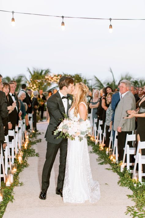 Dara & Jeff | The Miami Beach Edition Hotel - Alee Gleiberman Photography Miami Beach Edition Wedding, Edition Miami, Miami Beach Edition, Miami Beach Wedding, Edition Hotel, Miami Wedding, Fine Art Wedding Photographer, Wedding Floral, Hotel Wedding