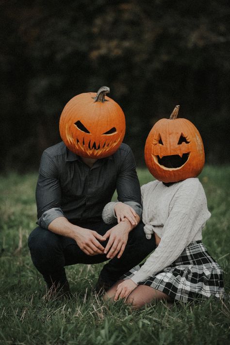 Pumpkin Head Photoshoot Couple, Pumpkin Shoot, Pumpkin Photoshoot, Pumpkin Head Photoshoot, Head Photoshoot, Pumpkin Photography, Halloween Shots, Pumpkin Patch Photoshoot, Pumpkin Heads