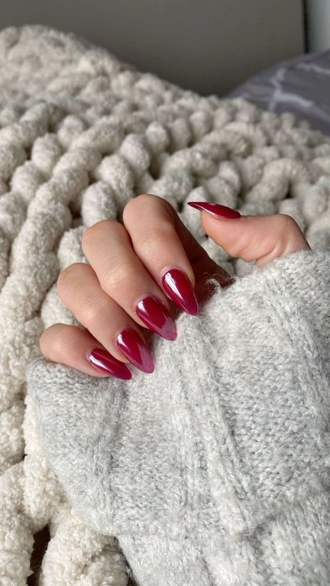 Chrome Polish Nails, Chrome Winter Nails Designs, Red Nails With White Chrome, Deep Red Acrylic Nails, Deep Red Chrome Nails, Red Chrome Nails Almond, Nail Ideas Dip Powder, Red Nails Chrome, Winter Chrome Nails