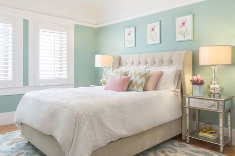 Need paint color inspiration for your small space? Top designers share their favorite paint colors for small rooms in this beautiful slideshow. Small Bedroom Colours, Bedroom Turquoise, House Of Turquoise, Bedroom Paint Colors, Bedroom Paint, Decorating Small Spaces, Guest Bedrooms, Beautiful Bedrooms, Bedroom Colors