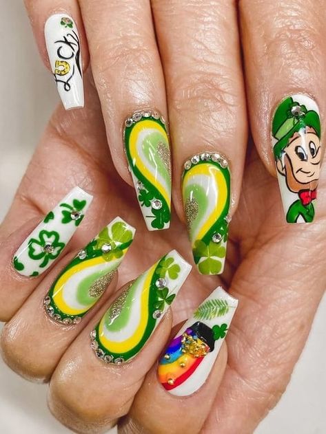 Lucky Charms Nails St Patrick's Day, Lucky Charm Nails, Nail Designs March, March Nail Designs, St Patricks Nail Designs, March Nails Ideas, March Nail, Saint Patrick Nail, Lime Green Nails