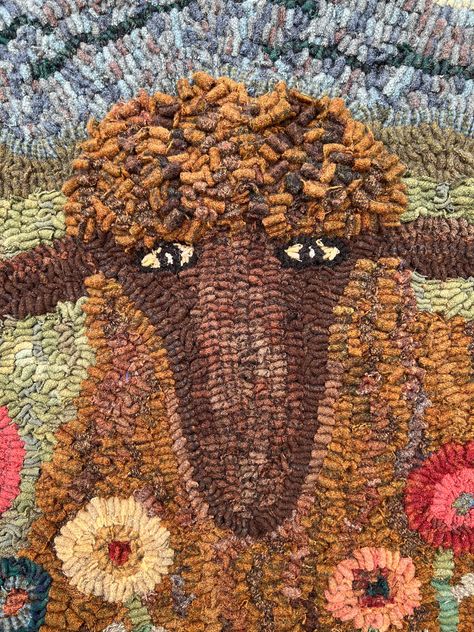 Primitive Folk Art Sheep, Cabin Farm, Rug Hooking Patterns Primitive, Hooking Rugs, Sheep Rug, Hooked Rugs Primitive, Rug Hooking Designs, Bee Skep, Hand Hooked Rugs