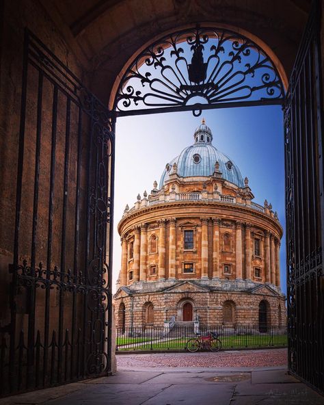 ADAM WEST on Instagram: “Camera In Frame . Radcliffe Camera, Oxford University” Radcliffe Camera, Adam West, Oxford University, Med School, Dream School, I Can Do It, Big Ben, University, Oxford