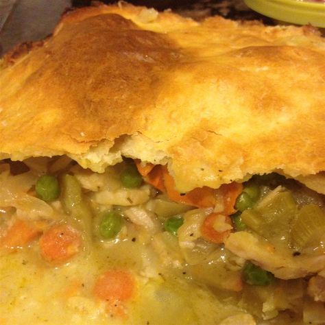 Turkey Pot Pie a la Kat Low Fat Chicken Pot Pie, Vegetable Pot Pie Recipe, Turkey Sauce, Vegetable Pot Pie, Low Fat Chicken, Mr Food, Turkey Pot, Turkey Pot Pie, Easy Chicken Pot Pie