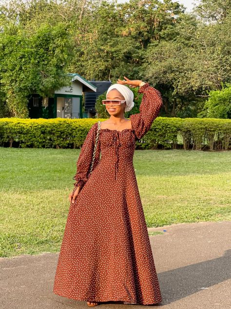 Gowñ Mode Old School, Effortless Makeup, Modest Dresses Fashion, Classy Gowns, Chic Dress Classy, Bridesmaid Attire, Modesty Outfits, Mode Turban, Cute Casual Dresses