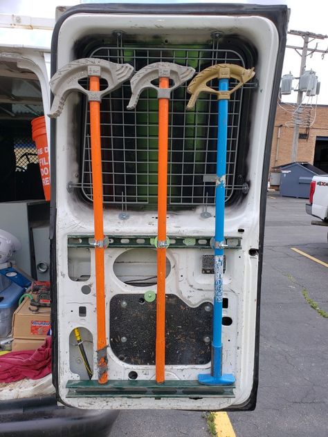 Easy bender storage on E-250 rear door Electrician Organization, Electrical Van Organization, Electricians Van Racking Ideas, Electrician Van, Electrician Van Setup, Electrician Van Organization, Contractor Van Organization, Cargo Van Tool Storage Ideas, Sprinter Van Tool Storage Ideas