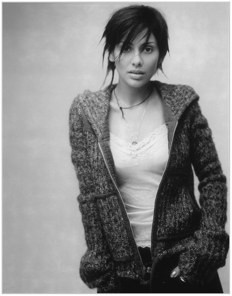 Natalie Imbruglia ♥ Classic Room, Natalie Imbruglia, Surfer Girl Style, Alt Girl, Fluffy Hair, Surfer Girl, Long Bob, Room Aesthetic, Hd Wallpapers