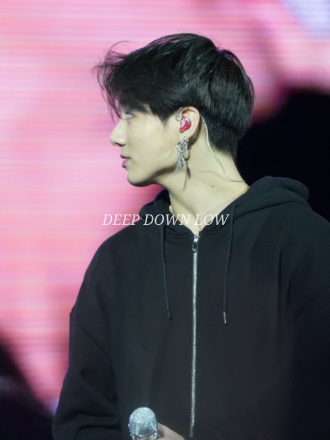 Guys With Sharp Jawlines, Meowing Jawline, Jungkook Hairstyle Short, How To Get Sharp Jawline, Sharp Jawline Men, Jungkook Jawline, Jungkook Haircut, Jawline Sharp, Cute Guy Haircuts