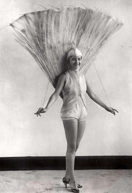 Berlin Cabaret, Weimar Berlin, 1920s Berlin, Weimar Republic, German Costume, Vintage Peacock, Berlin Berlin, Modern Photographers, Roaring 20's