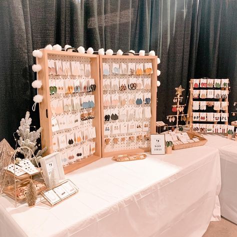 Earring Show Display, Earring Stand For Craft Fair, Portable Earring Display, Clay Earring Craft Show Display, Earrings For Sale Display, Dangle Earring Display, Display For Earrings Craft Fairs, Earrings Vendor Display, Bazaar Booth Ideas Jewelry Displays