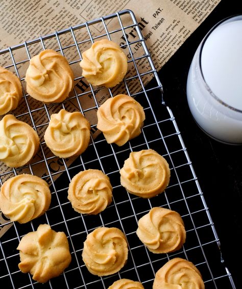 Jenny Bakery, Best Butter Cookie Recipe, Cool Cookies, Butter Cookies Easy, Jenny Cookies, Cookies Pastry, Coffee Cookies, Butter Cookies Recipe, Homemade Butter