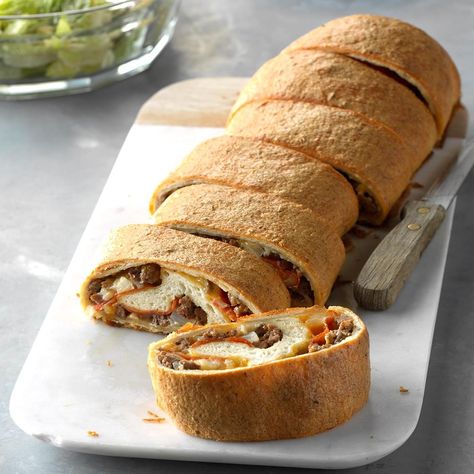 Ground Beef and Pepperoni Stromboli Beef Stromboli, Pepperoni Stromboli Recipe, Stromboli Recipe Pepperoni, Pepperoni Stromboli, Frozen Bread Dough Recipes, Rhodes Bread Dough, Stromboli Recipes, Rhodes Bread, Recipe Menu