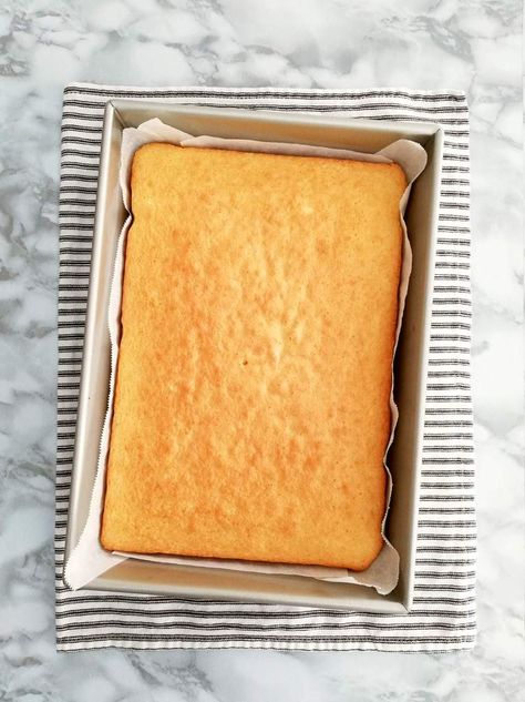 Sponge Cake Recipe Best, Easy Sponge Cake Recipe, Genoise Cake, Best Cornbread Recipe, Bowl Of Chili, Vanilla Sheet Cakes, Lemon Sponge Cake, Cornbread Recipe Sweet, Sponge Recipe