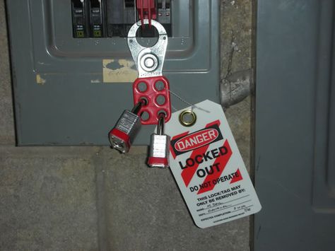 The lockout tagout standard establishes the employer's responsibility to protect employees from hazardous energy sources on machines and equipments during service and maintenance. Lock Out Tag Out Safety, Safety Fail, Lockout Tagout, Rules Poster, Safety Procedures, Lock Out, Electrical Circuit Diagram, Electrical Circuit, Safety Rules