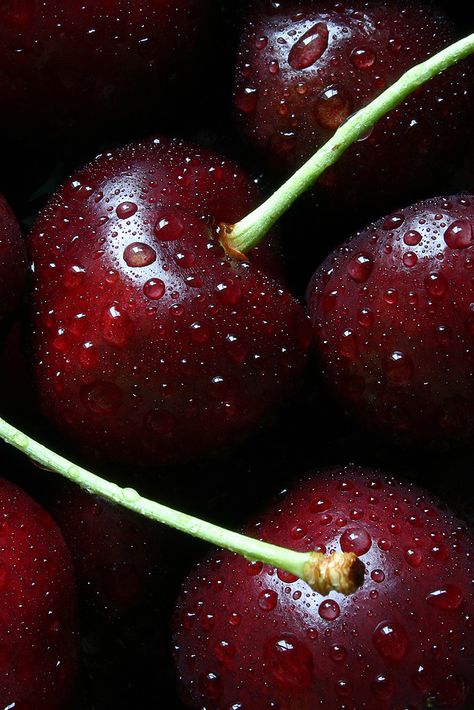 Fruit Wallpaper, Beauty Of Life, Fruit Photography, Fruit Art, Fruit And Veg, Fruits And Veggies, Food Photo, Fruits And Vegetables, Fresh Fruit