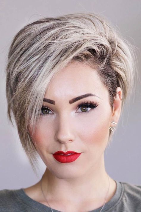 New Short Hairstyles, Edgy Pixie, Pixie Haircut For Thick Hair, Short Hairstyles For Thick Hair, Hair 2018, Round Face Haircuts, Short Hair Styles For Round Faces, Short Pixie Haircuts, Haircut For Thick Hair