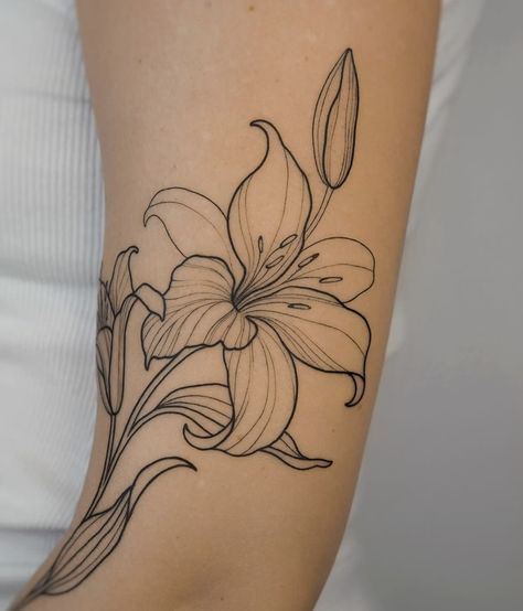 Tiger Lily Tattoos, Lillies Tattoo, Lily Flower Tattoos, Basic Tattoos, Flower Tattoo Ideas, Cute Tiny Tattoos, Lily Tattoo, Detailed Tattoo, Makeup Tattoos