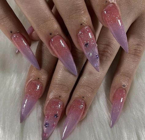 Long Pink And Purple Hair, Glossy Purple Nails, Dreamy Pink Nails, Purple Stilleto Nails, Purple Nails Stiletto, Purple Pearl Nails, Purple Star Nails, Purple Jelly Nails, Purple Gradient Nails