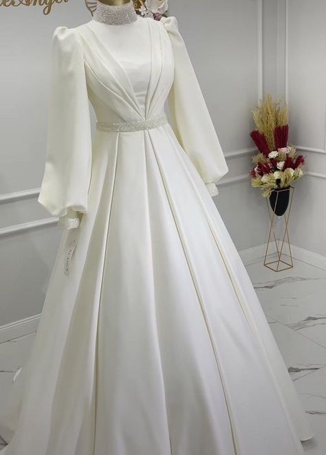 Muslim Fashion Dress Gowns, Dress Muslim Modern, Baju Kahwin, Beautiful White Dress, Muslimah Wedding Dress, Bride Dress Simple, Wedding Dress Outfit, Classy Wedding Dress, Gowns Dresses Elegant