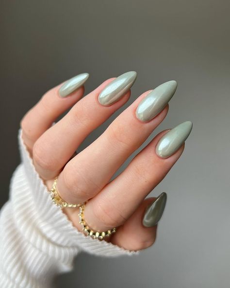 Ombre Chrome Nails, Green Nail, Oval Nails, Elegant Nails, Manicure Y Pedicure, Minimalist Nails, Classy Nails, Chic Nails, Nail Arts