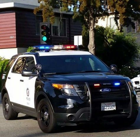 LAPD Ford Interceptor Utility Lapd Police, Police Car Lights, Flight 93, Ford Mustang 1967, American Police, Detective Aesthetic, Police Truck, Firefighter Apparel, California Highway Patrol