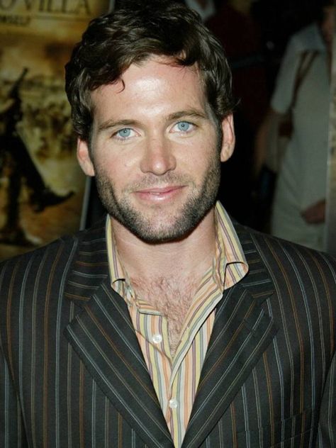 Eion Bailey / Pinóquio / August Wayne Booth Eion Bailey, Healthy People, Hallmark Movies, Pinocchio, General Hospital, Good Looking Men, My Crush, Men's Style, Once Upon A Time