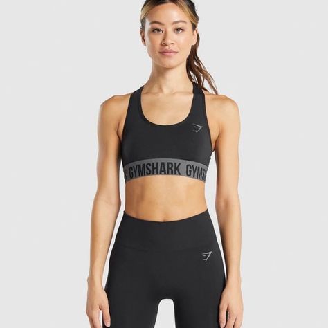 FIT SEAMLESS SPORTS BRA Camo Bra, Gymshark Black, High Neck Sports Bra, Gym Shark, Strappy Sports Bras, Gymshark Women, Seamless Sports Bra, Athletic Sports, Pink Sports Bra