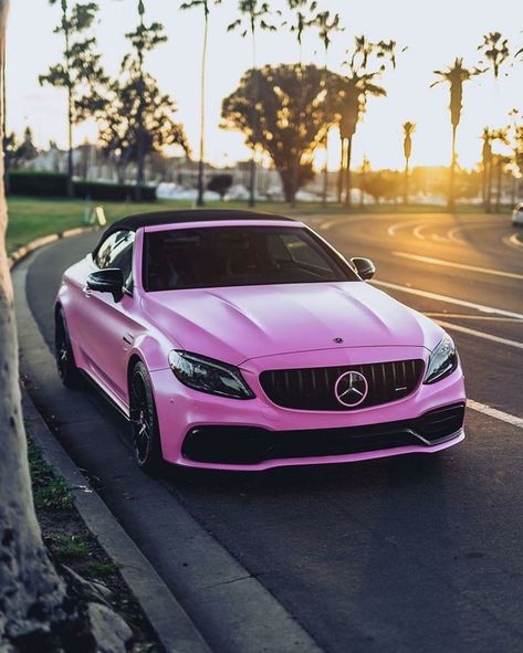 Pink Cars, Barbie Car, Flamingo Wallpaper, New Luxury Cars, Rolls Royce Wraith, Car Experience, Car Organization, Aesthetic Car, Top Luxury Cars