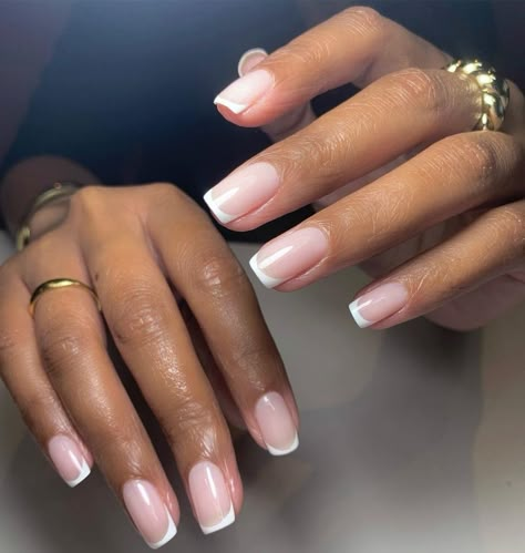 Money Nails Designs, Short Classy Nails, Old Money Nails, Natural Nails Manicure, Siren Aesthetic, Money Nails, Practically Perfect In Every Way, Gel Toe Nails, Minimal Nails