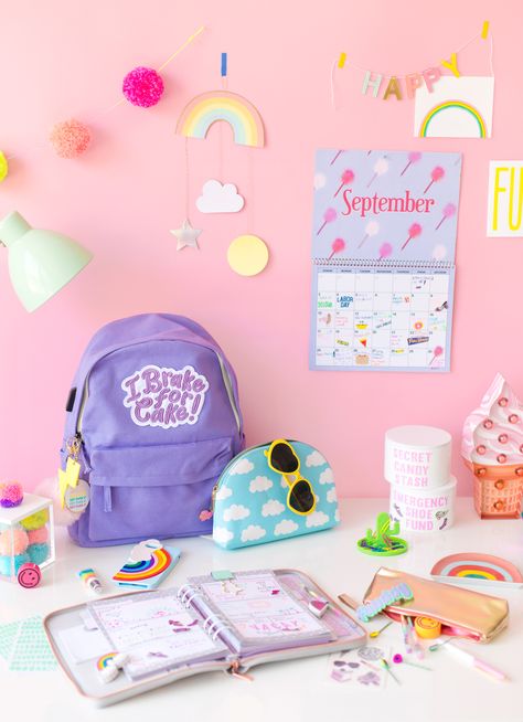 Escuela Diy, School Supplies Highschool, Happy September, Theme Harry Potter, School Supplies List, Studio Diy, Diy School Supplies, Organized Mom, Seventeen Magazine