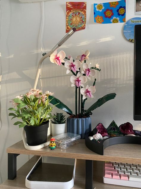 Lego Orchid Aesthetic, Vines Desk, Lego Succulent, Cute Desk Setup, Lego Orchid, White Desk Setup, Pink Keyboard, Lego Room Decor, Bookshelf Aesthetic