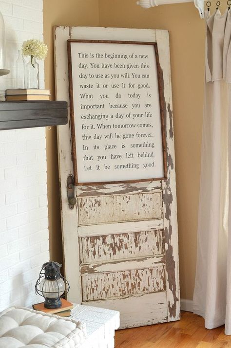 How to safely secure an old door to the wall. Great tip to safely use old doors as decor in your home. Old Door Decor, Old Door Projects, Doors Repurposed, Vintage Doors, Old Door, Old Doors, Decor Guide, Easy Home Decor, Boho Home