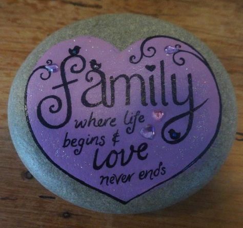 Family Rock Painting Ideas, Family Rock Art, Family Painted Rocks, Rock Painting Inspirational Quotes, Motivational Rocks Painting, Friend Rocks Painted Stones, Rock Painting Quotes Messages, Affirmation Rock Painting, Rock Family