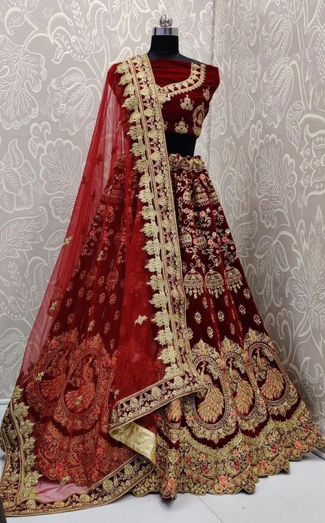 Lehenga Patterns, Barat Dresses, Maroon Bridal Lehenga, Orang India, Bridal Lehenga Online, Red Lehenga Choli, Designer Bridal Lehenga Choli, Velvet Lehenga, Latest Bridal Lehenga