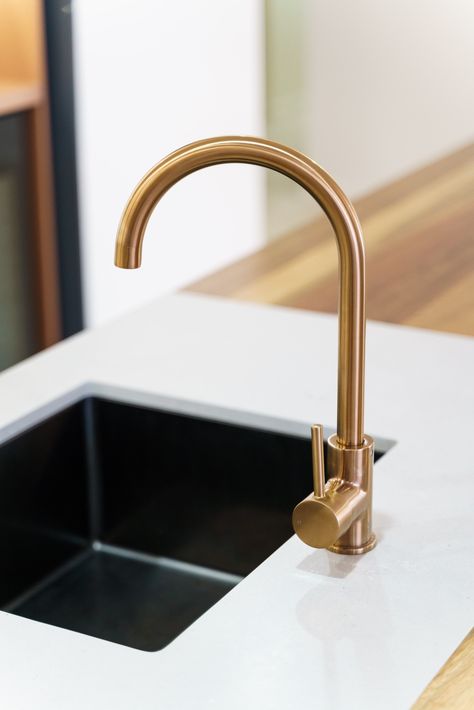 Black Sink Brass Tap, Gunmetal Sink Kitchen, Black Sink White Counter, Copper Taps Kitchen, House Add Ons, Brass Kitchen Tap, Kitchen 2022, Rose Gold Kitchen, Gold Taps