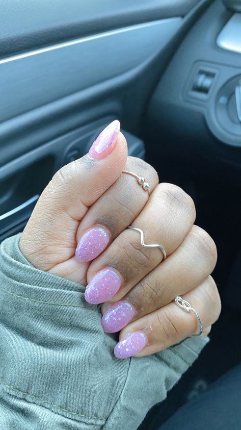 Nail Designs Pink Sparkle, French Dip Gel Nails, Light Pink Aesthetic Nails Short, Natural Nails With Pink Design, Cute Nail Designs Sparkle, Dip Inspo Nails, Short Alomd Nails Cute, Cute Pink Oval Nails, Short Gel Glitter Nails