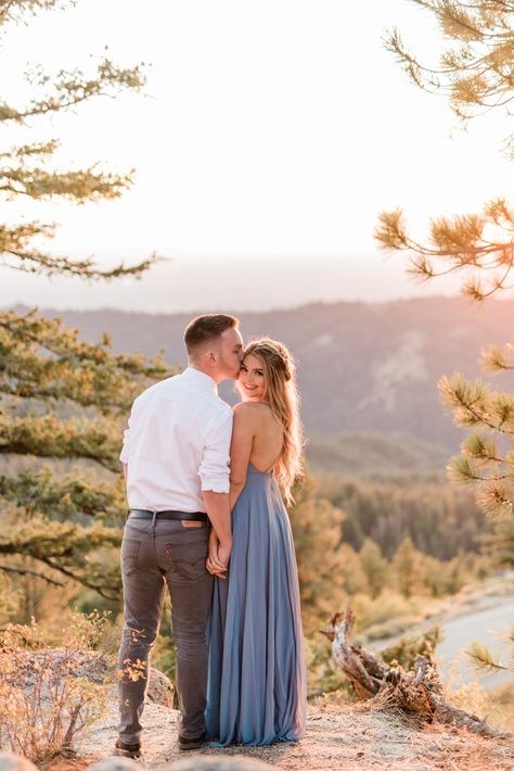 E+E Photography: Idaho mountain engagement session at Bogus Basin, Boise Idaho, engagement session ideas for outfits and posing Engagement Photo Mountain, Engagement Session Outfits Summer, Engagement Photo Session Outfits, Pre Wedding Photoshoot Mountains, Long Dress Engagement Pictures, Engagement Photos Mountains Winter, Spring Mountain Engagement Photos, Idaho Outfits, Mountain Engagement Photos Outfit