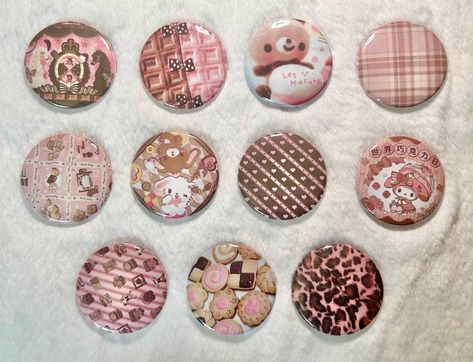 11 different pink and brown kawaii 1.5" pinback buttons! Each one is handmade upon order  if you're interested in having a custom button design made feel free to message me Brown Pink Aesthetic, Buttons Aesthetic, Pink And Brown Aesthetic, Aesthetic Buttons, Brown Kawaii, Strawberry Snacks, Kawaii Pins, Choco Biscuit, Retro Kawaii