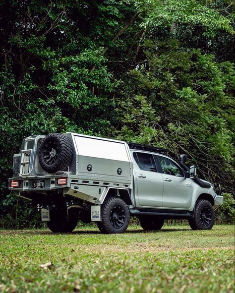 Toyota Hilux Canopy, Hilux Camper, Best 4x4 Cars, Custom Ute Trays, Japanese Vehicles, Ute Canopy, Ute Trays, Service Truck, Dog Box