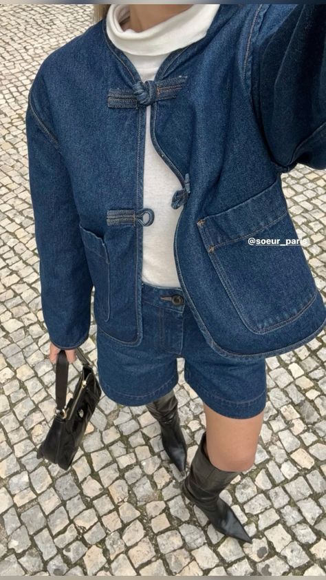 Sandwich Theory Outfit, Denim Outfit Street Styles, Autumn Outfit Ideas 2024, Denim Set Outfit, Denim Coord, Downtown Outfits, Nashville Outfits, City Outfits, Music City